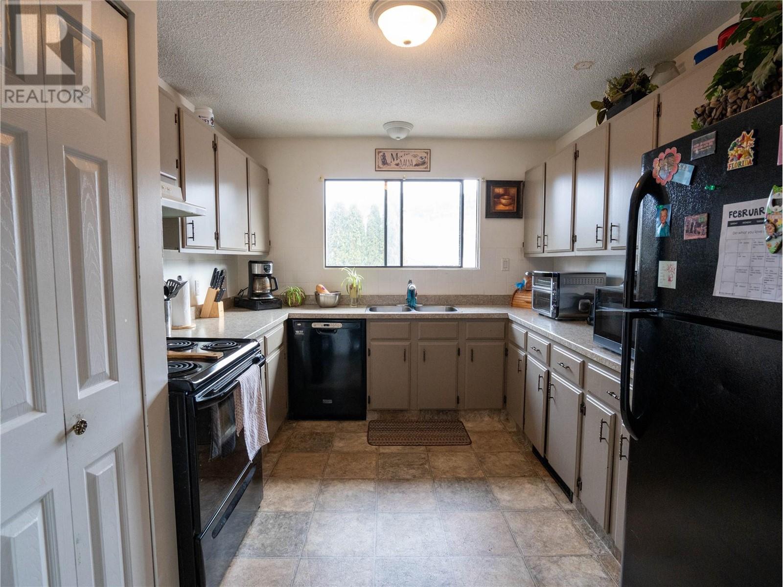 186 Waterford Avenue, Penticton, British Columbia  V2A 3T7 - Photo 5 - 10335916