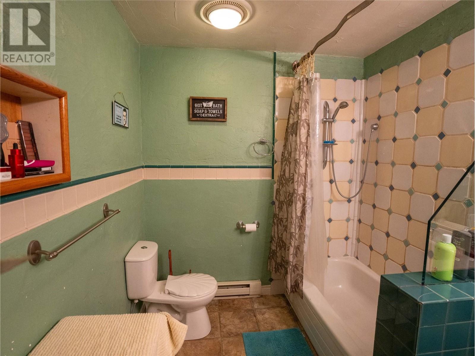 186 Waterford Avenue, Penticton, British Columbia  V2A 3T7 - Photo 6 - 10335916