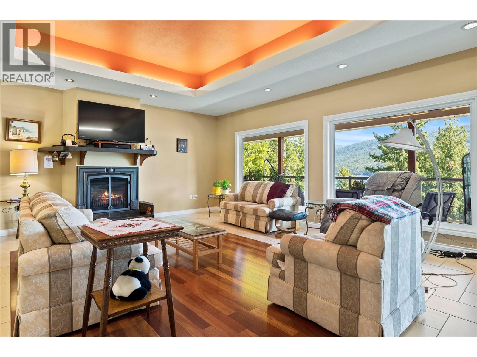 8738 Squilax Anglemont Road, St. Ives, British Columbia  V0E 1M9 - Photo 16 - 10336376