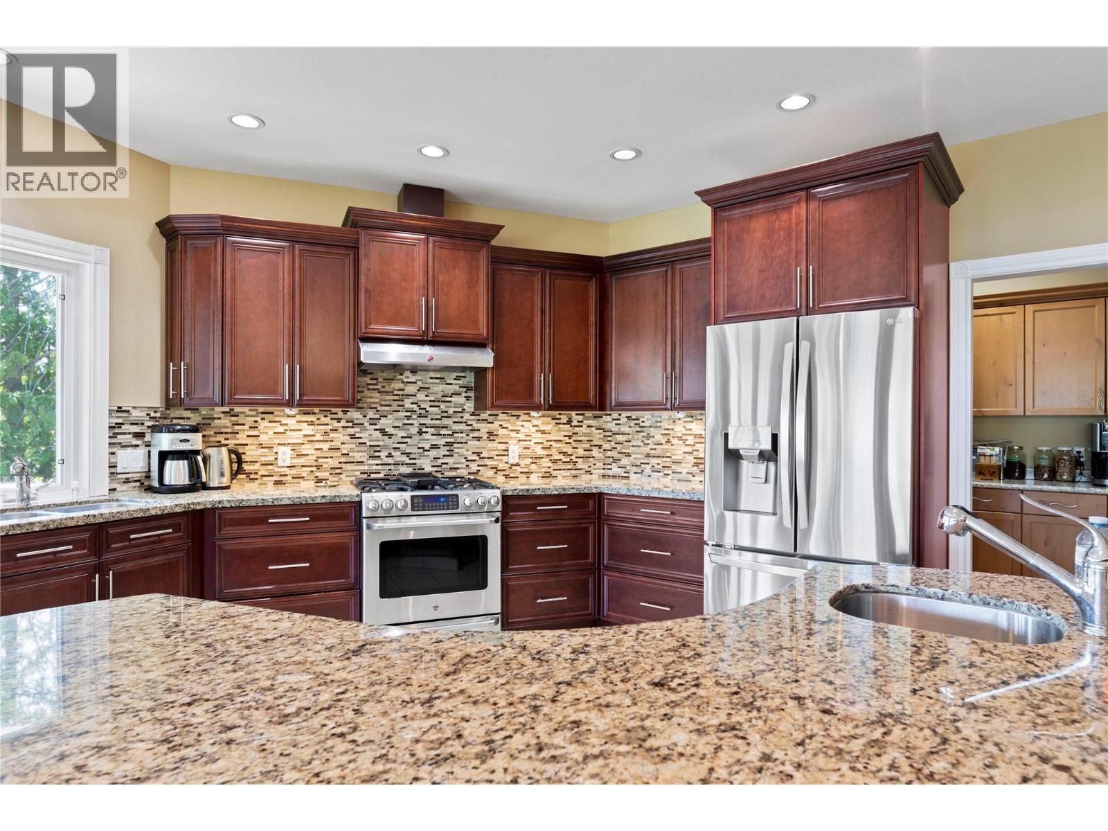 8738 Squilax Anglemont Road, St. Ives, British Columbia  V0E 1M9 - Photo 18 - 10336376