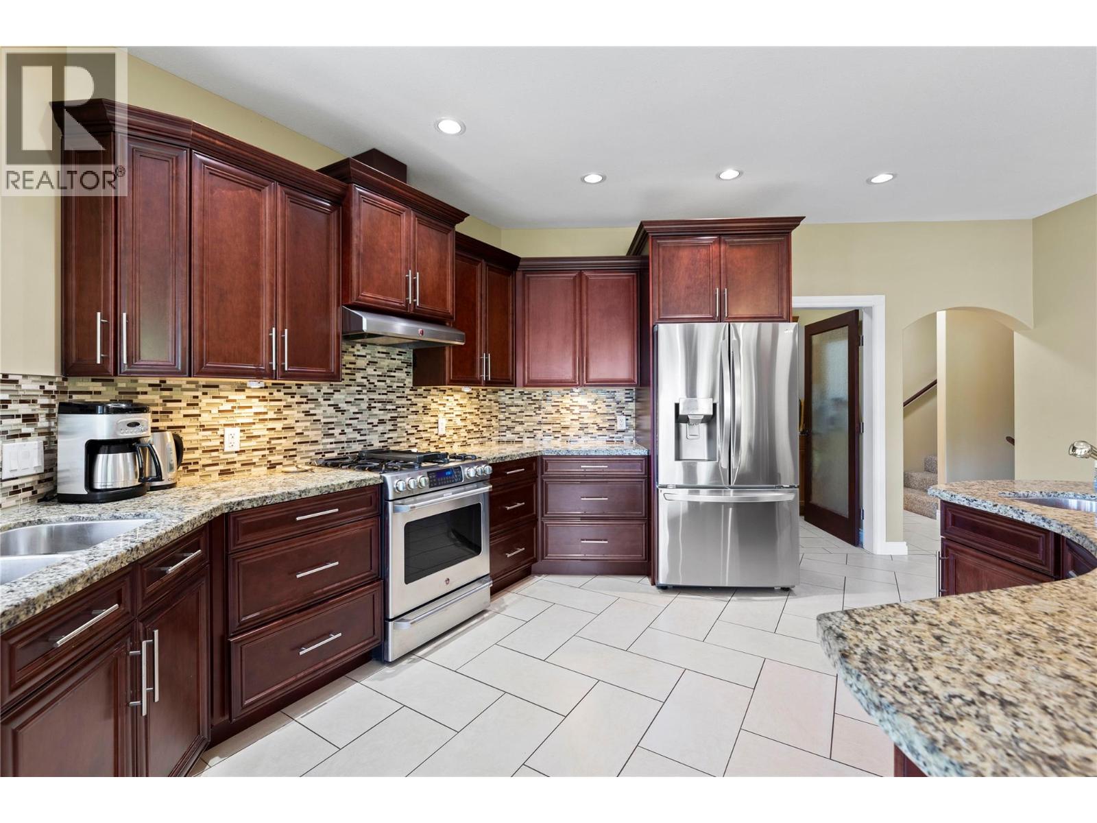 8738 Squilax Anglemont Road, St. Ives, British Columbia  V0E 1M9 - Photo 19 - 10336376