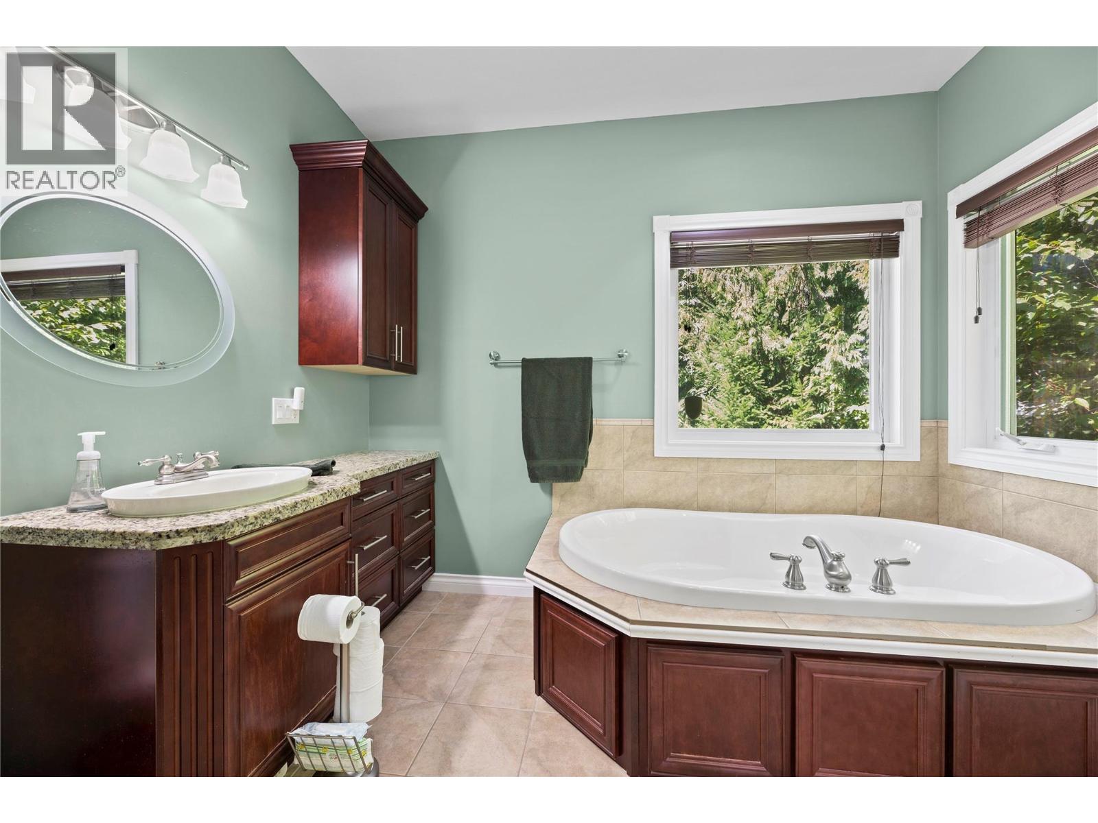 8738 Squilax Anglemont Road, St. Ives, British Columbia  V0E 1M9 - Photo 32 - 10336376