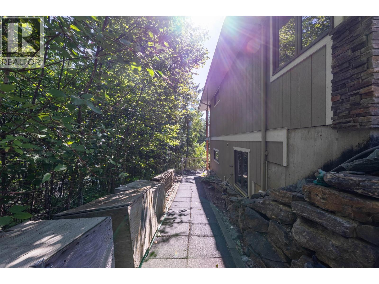 8738 Squilax Anglemont Road, St. Ives, British Columbia  V0E 1M9 - Photo 44 - 10336376