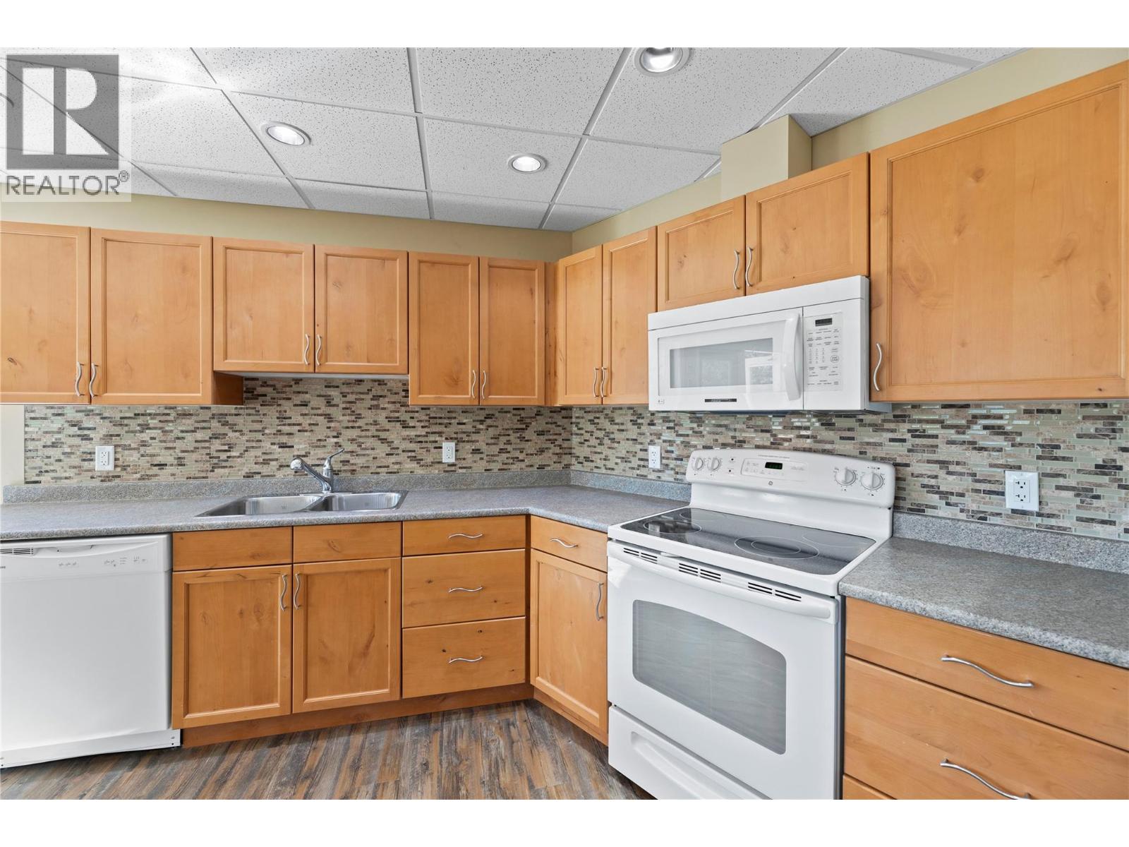 8738 Squilax Anglemont Road, St. Ives, British Columbia  V0E 1M9 - Photo 56 - 10336376