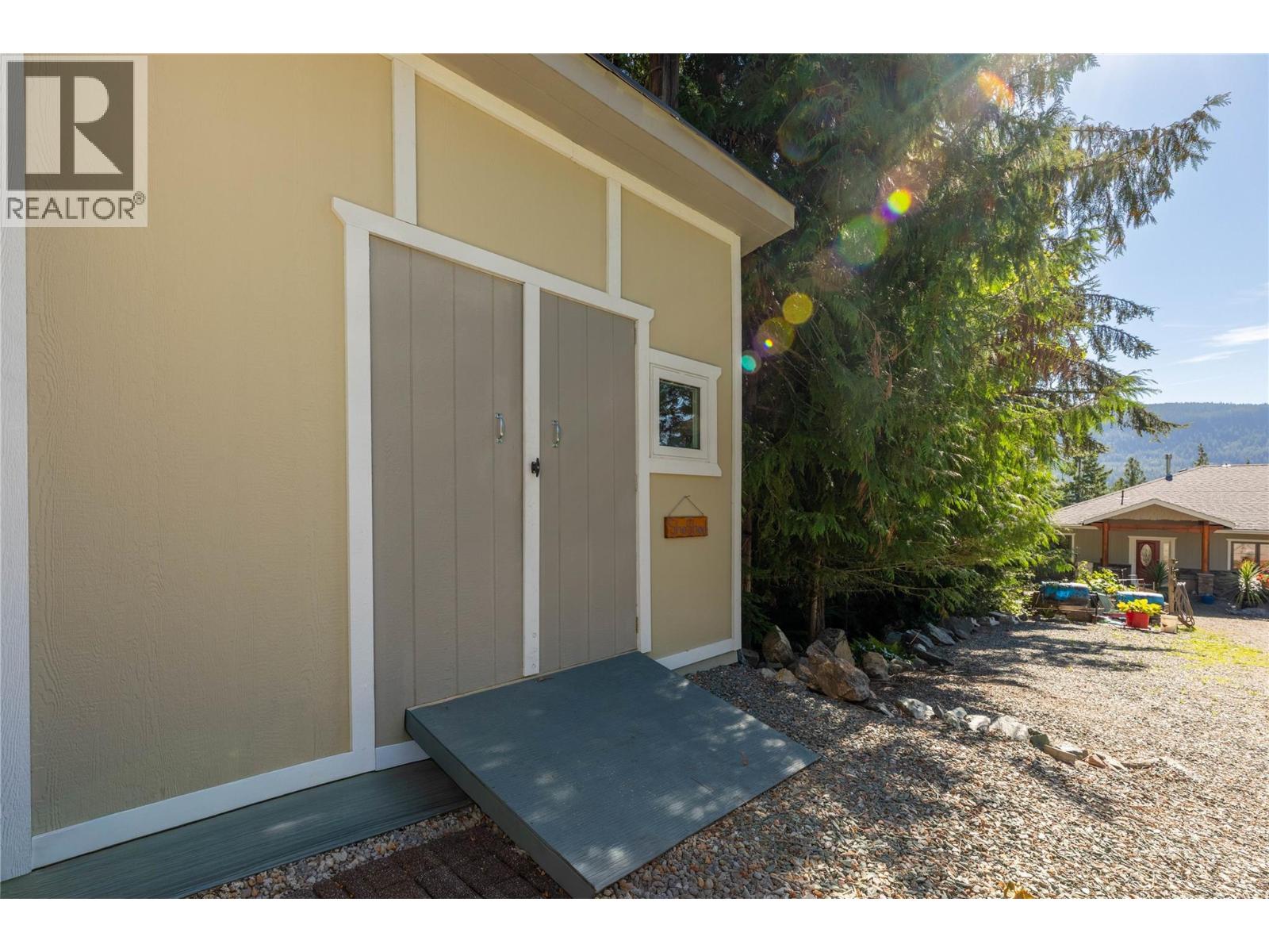 8738 Squilax Anglemont Road, St. Ives, British Columbia  V0E 1M9 - Photo 86 - 10336376