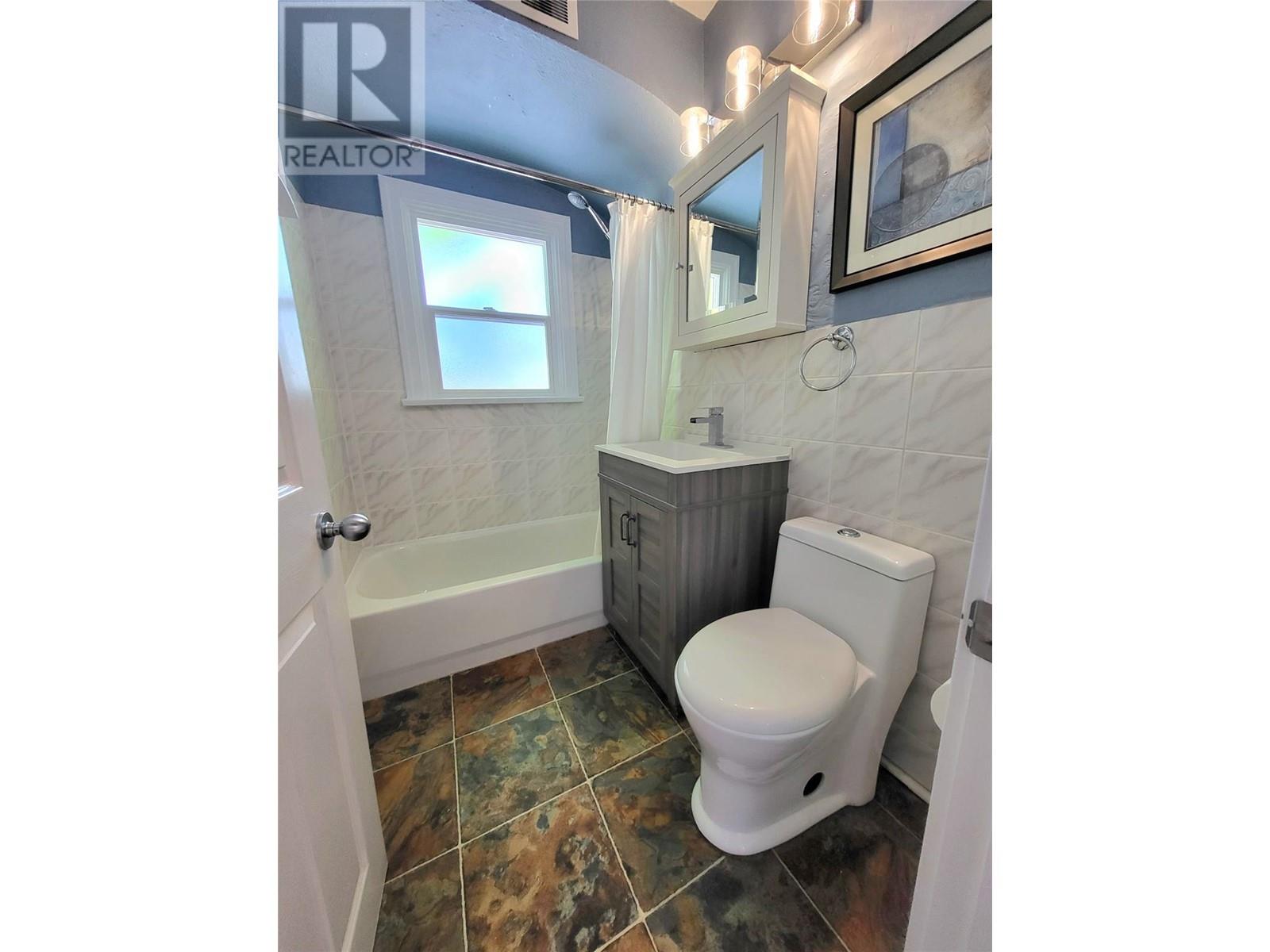 857 Main Street, Penticton, British Columbia  V2A 5E3 - Photo 18 - 10337033