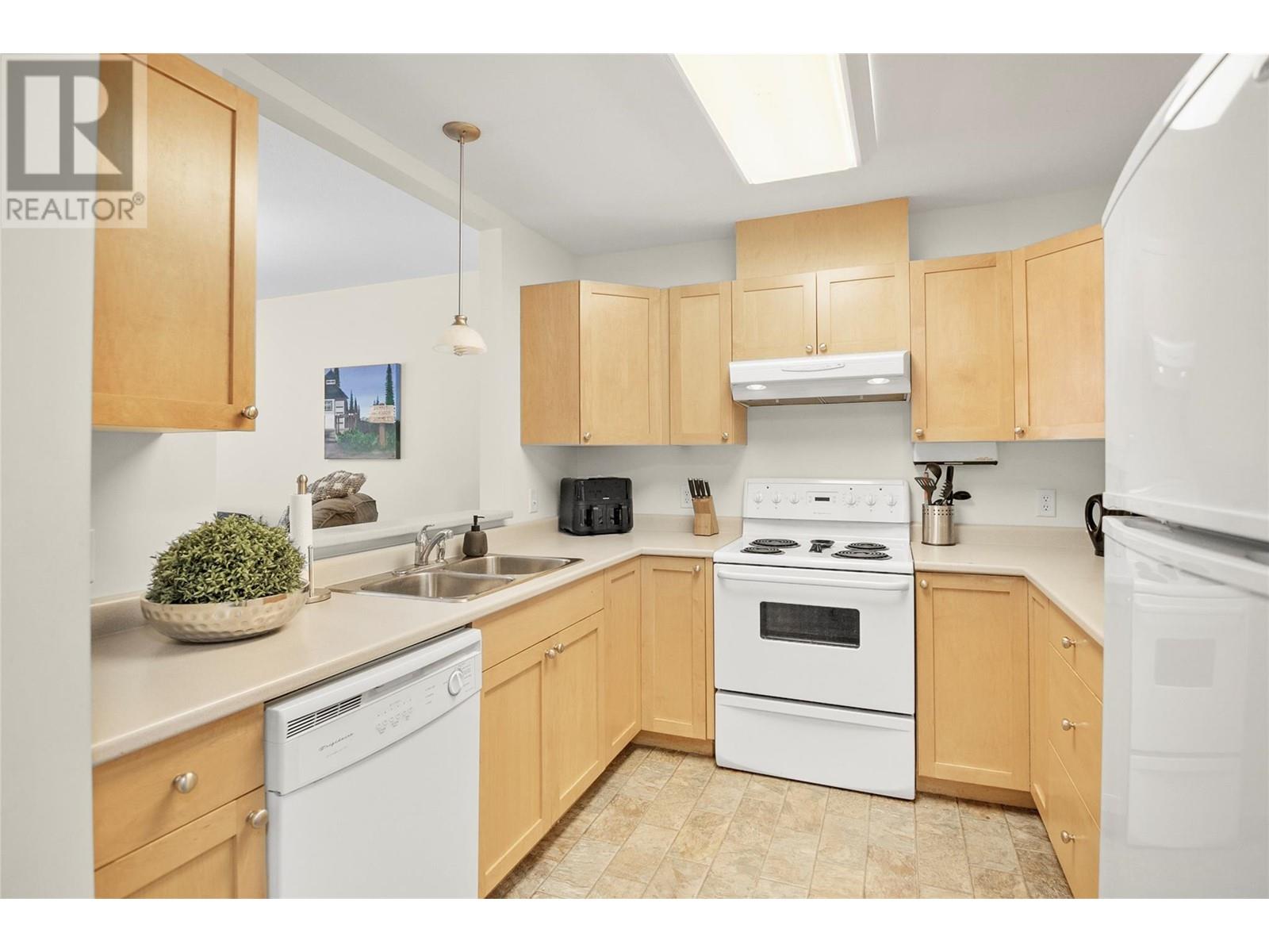 151 Columbia Park Drive Unit# 3, Revelstoke, British Columbia  V0E 2S0 - Photo 7 - 10335847