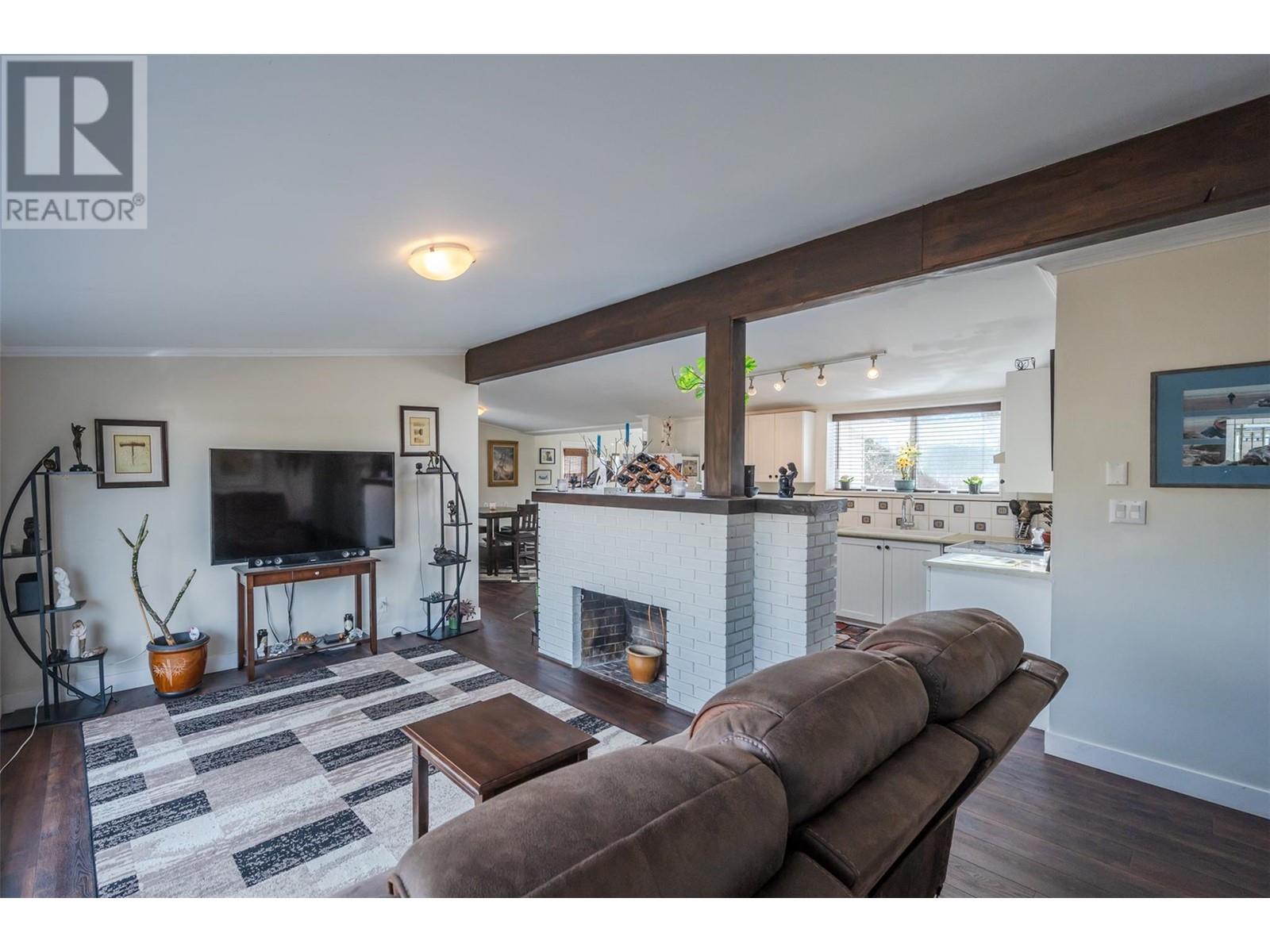 156 Mcculloch Drive, Penticton, British Columbia  V2A 3P7 - Photo 3 - 10337068