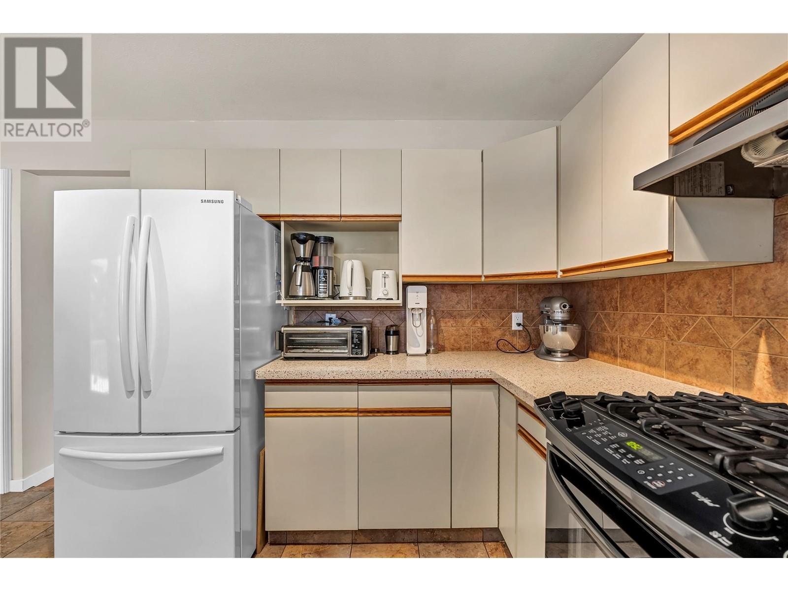 7990 Victoria Road S, Summerland, British Columbia  V0H 1Z2 - Photo 9 - 10336768