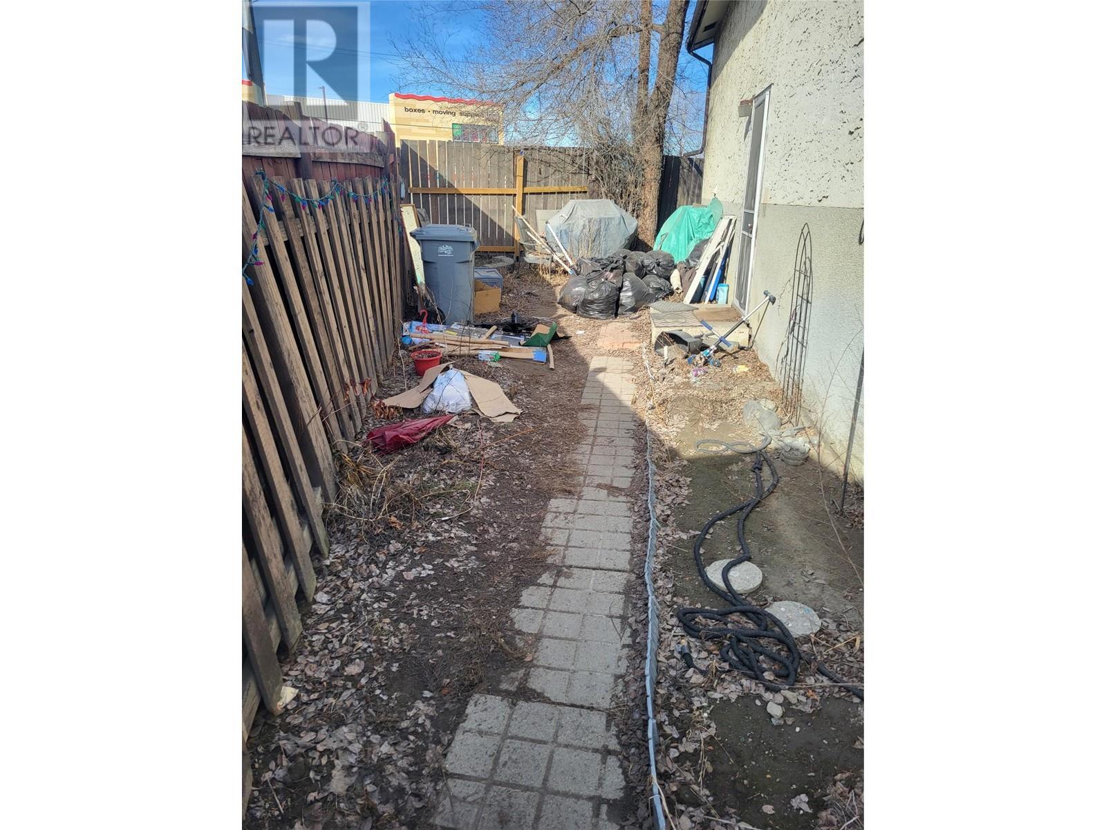 1386 Ottawa Place, Kamloops, British Columbia  V2B 7W4 - Photo 3 - 10337217