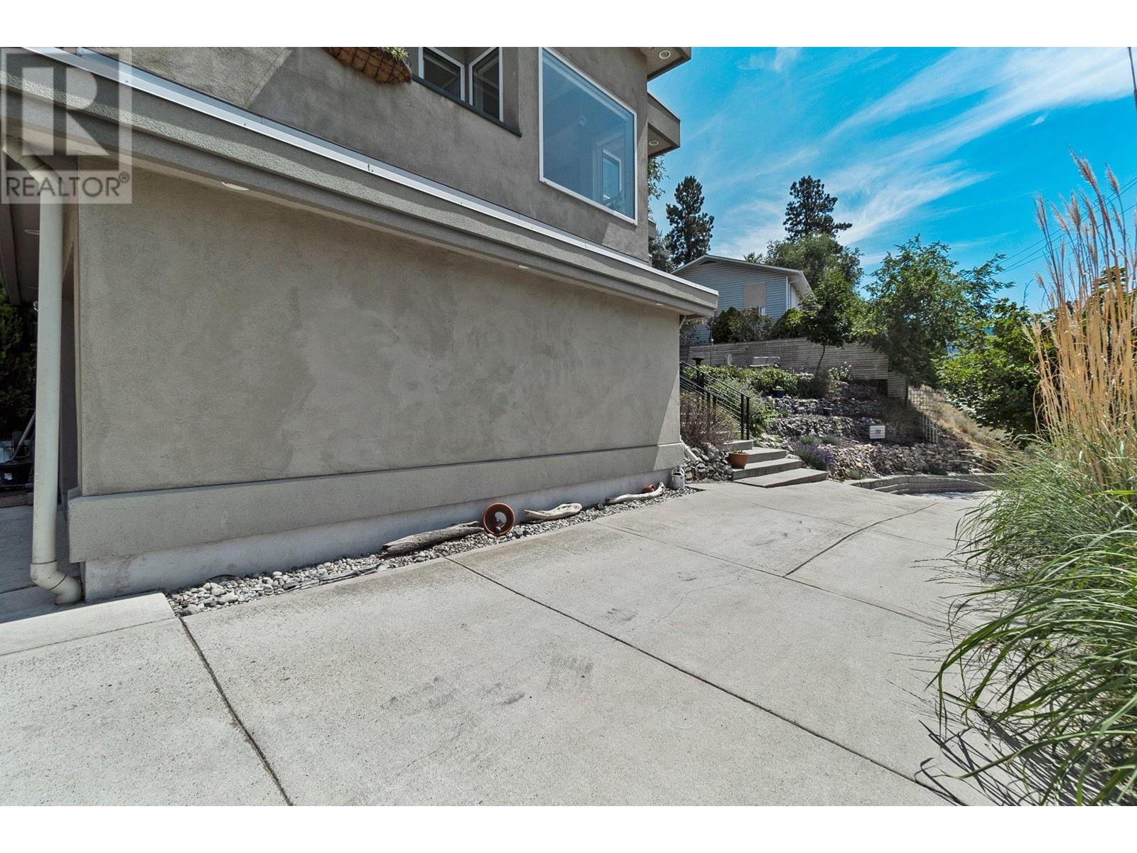 712 Creekside Road, Penticton, British Columbia  V2A 2C4 - Photo 14 - 10337227