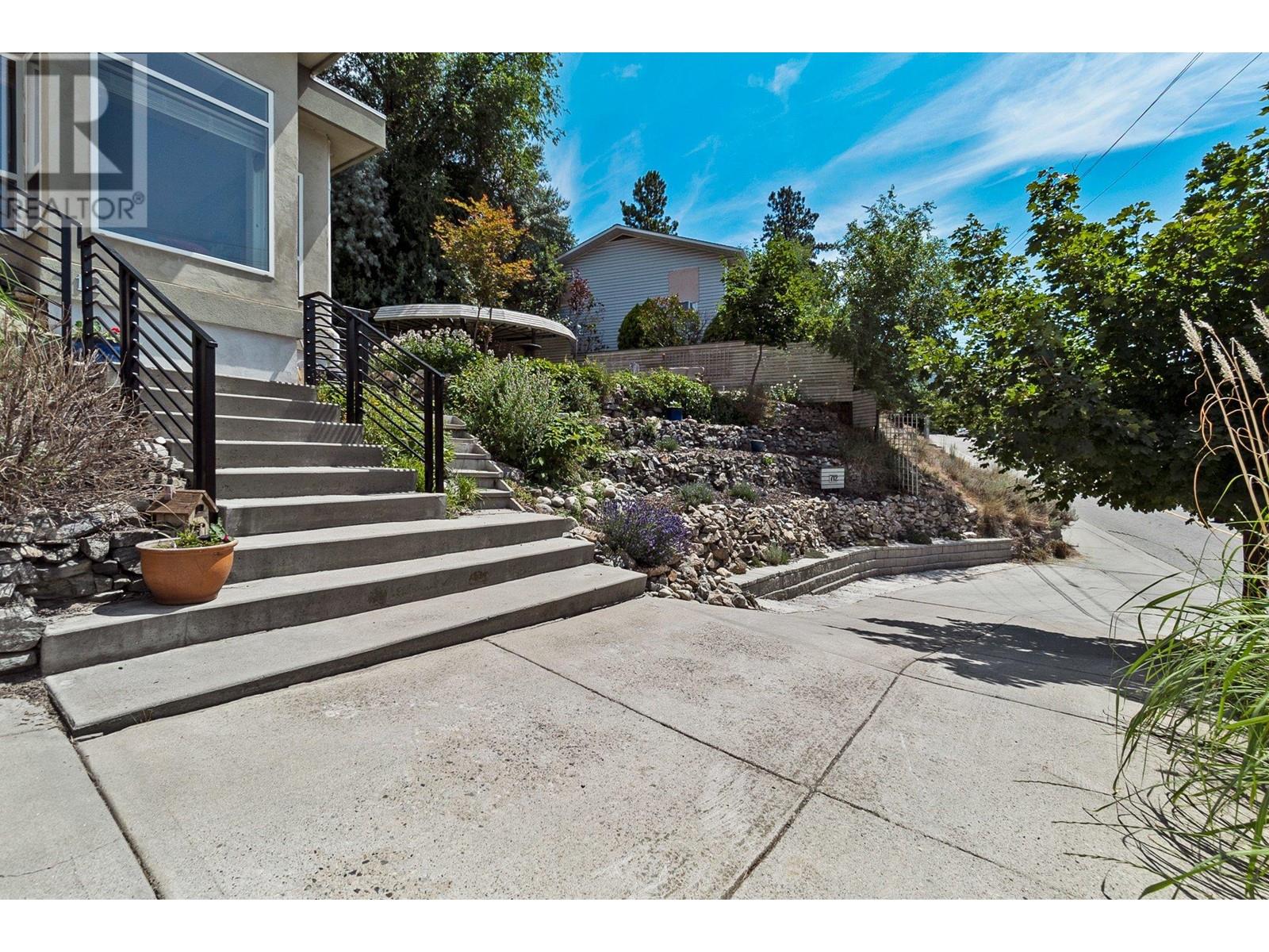 712 Creekside Road, Penticton, British Columbia  V2A 2C4 - Photo 15 - 10337227