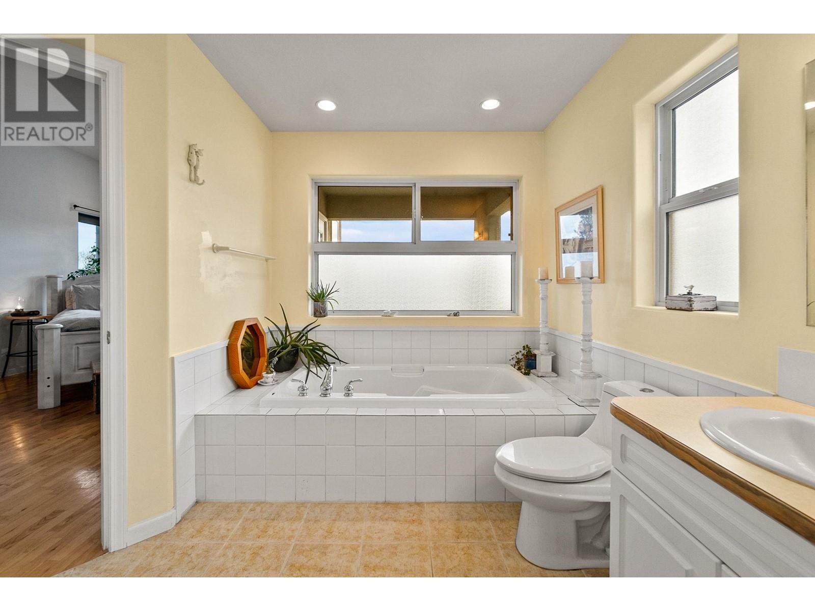 712 Creekside Road, Penticton, British Columbia  V2A 2C4 - Photo 41 - 10337227