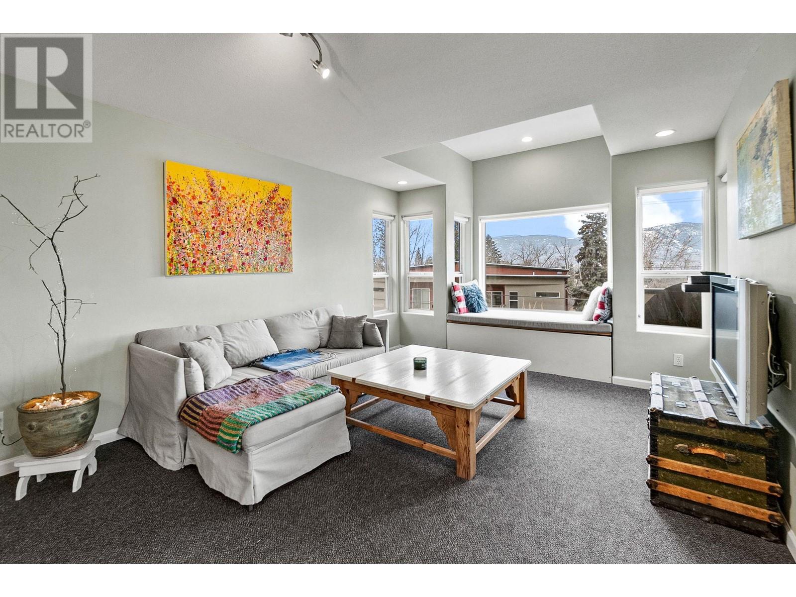 712 Creekside Road, Penticton, British Columbia  V2A 2C4 - Photo 5 - 10337227