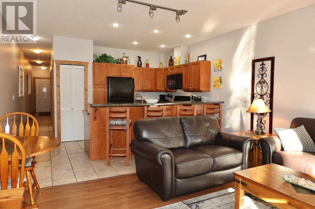 5401 Lakeshore Drive Unit# 205, Osoyoos, British Columbia  V0H 1V6 - Photo 11 - 10337121