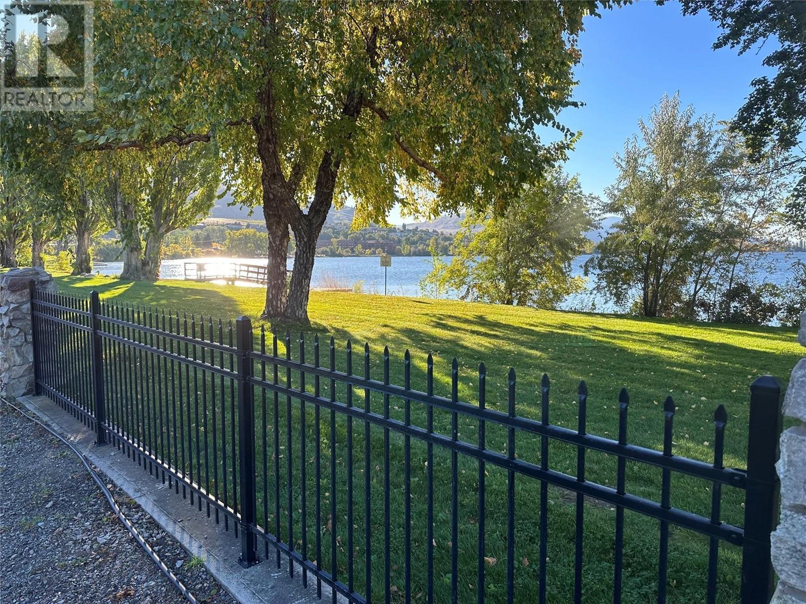 5401 Lakeshore Drive Unit# 205, Osoyoos, British Columbia  V0H 1V6 - Photo 3 - 10337121