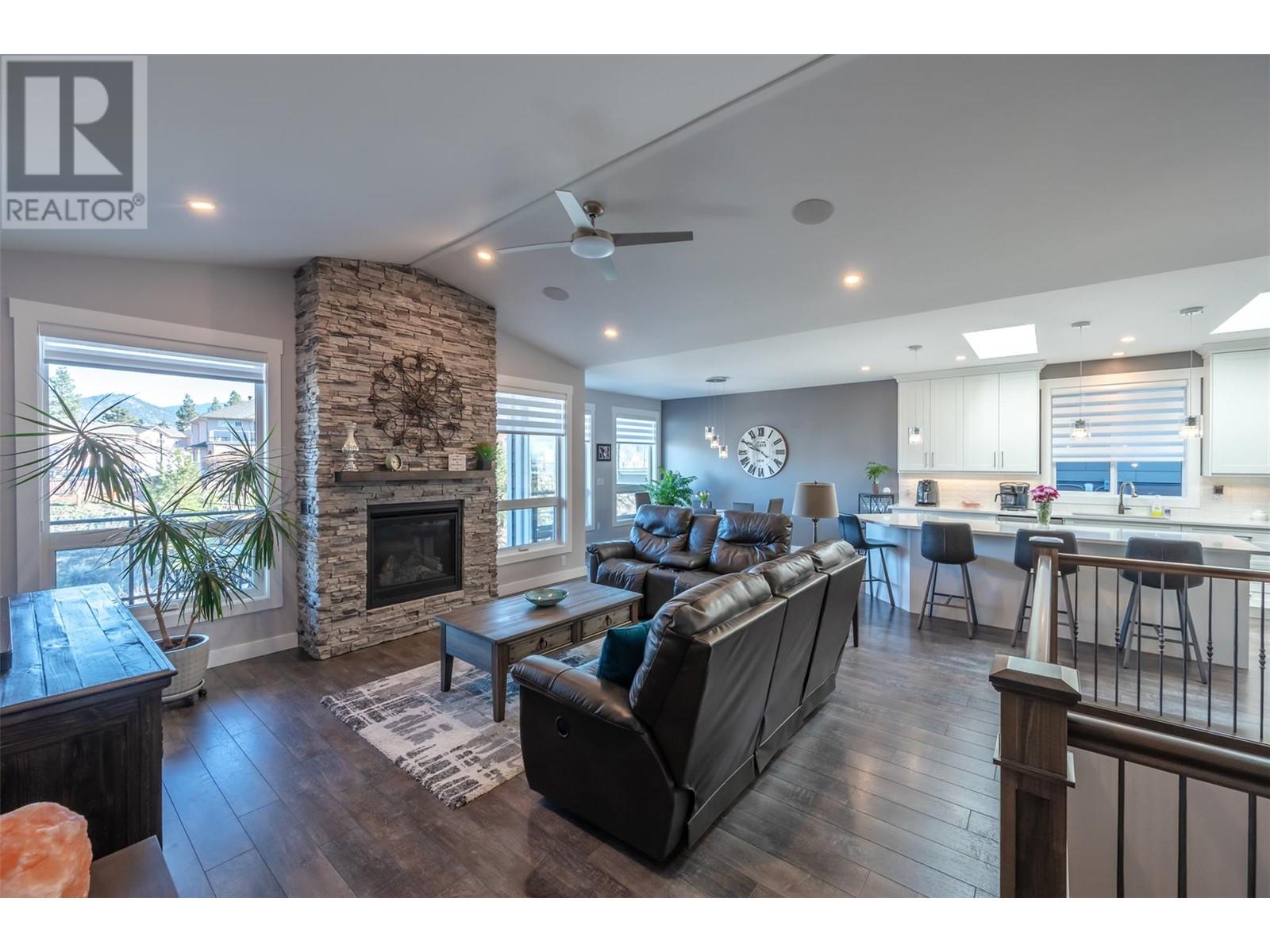 121 Timberstone Place, Penticton, British Columbia  V2A 0B5 - Photo 2 - 10337309