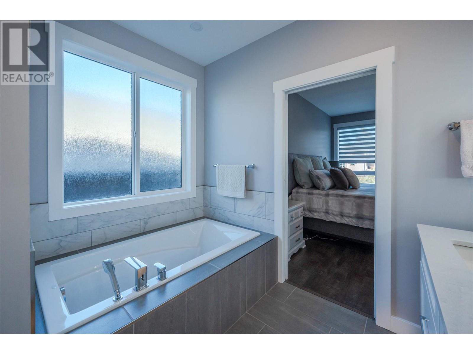 121 Timberstone Place, Penticton, British Columbia  V2A 0B5 - Photo 25 - 10337309