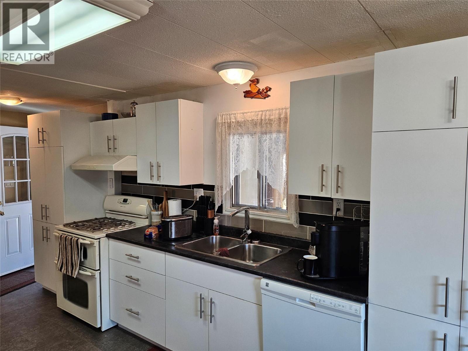 620 12th Avenue, Keremeos, British Columbia  V0X 1N3 - Photo 4 - 10337376