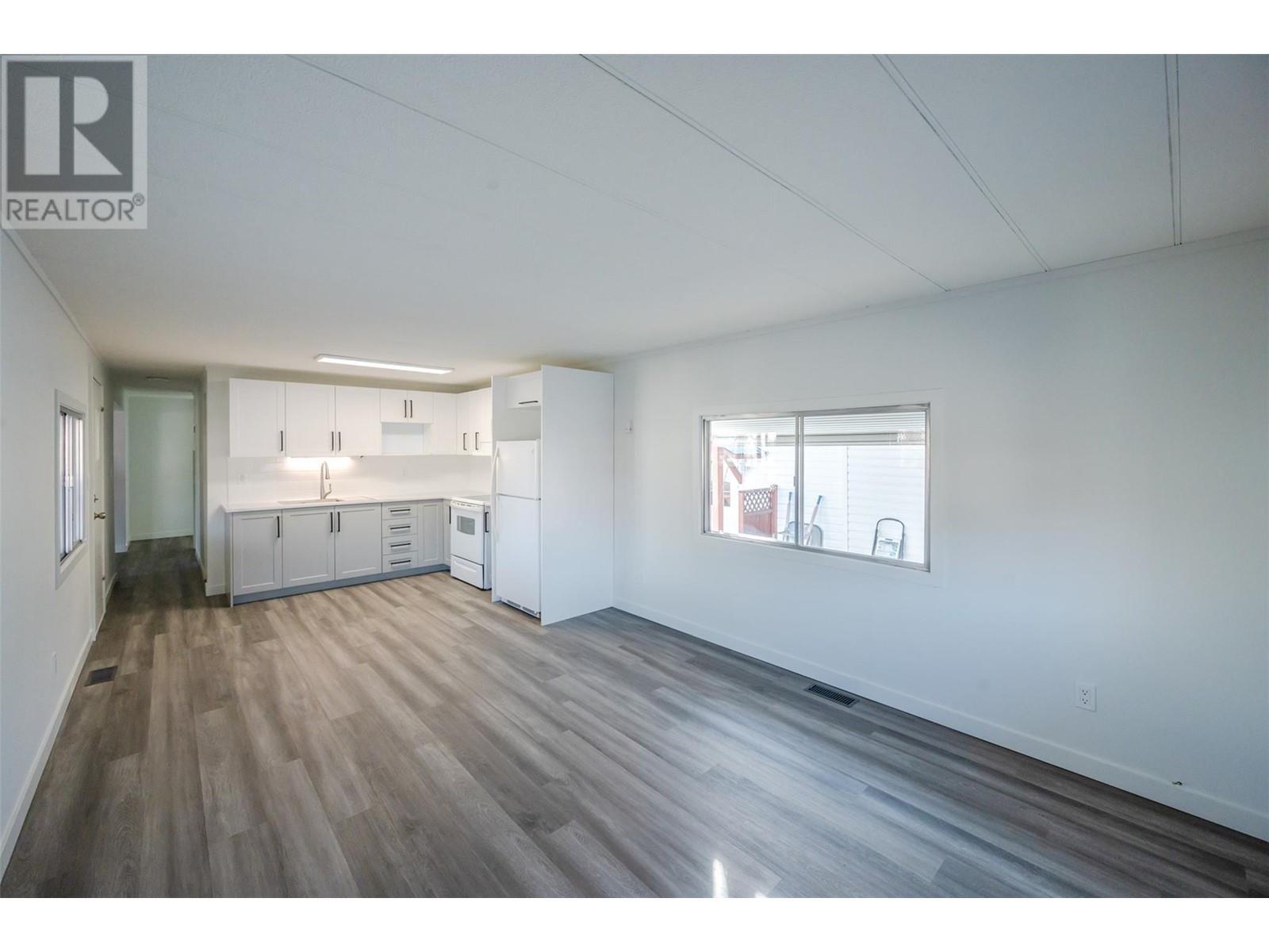 197 Dauphin Avenue Unit# 14, Penticton, British Columbia  V2A 3S3 - Photo 4 - 10337188