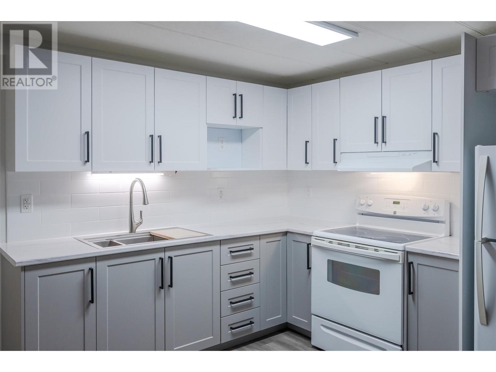 197 Dauphin Avenue Unit# 14, Penticton, British Columbia  V2A 3S3 - Photo 8 - 10337188