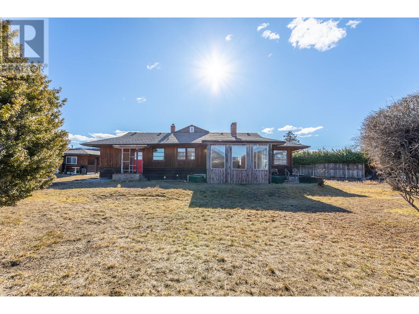 168 Hastings Place, Penticton, British Columbia  V2A 2W1 - Photo 1 - 10337439