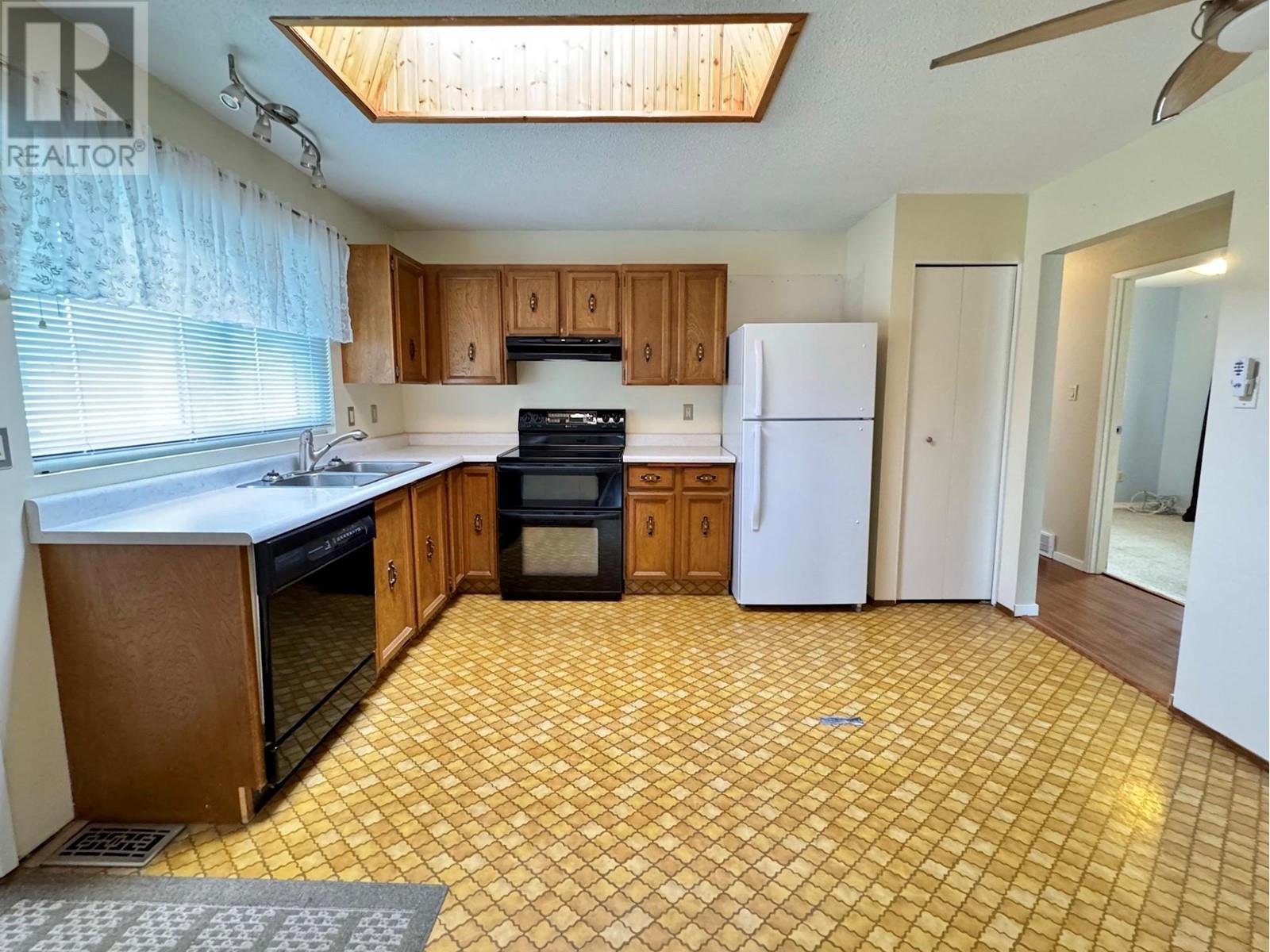 145 Blairmore Crescent, Penticton, British Columbia  V2A 7E2 - Photo 10 - 10337148