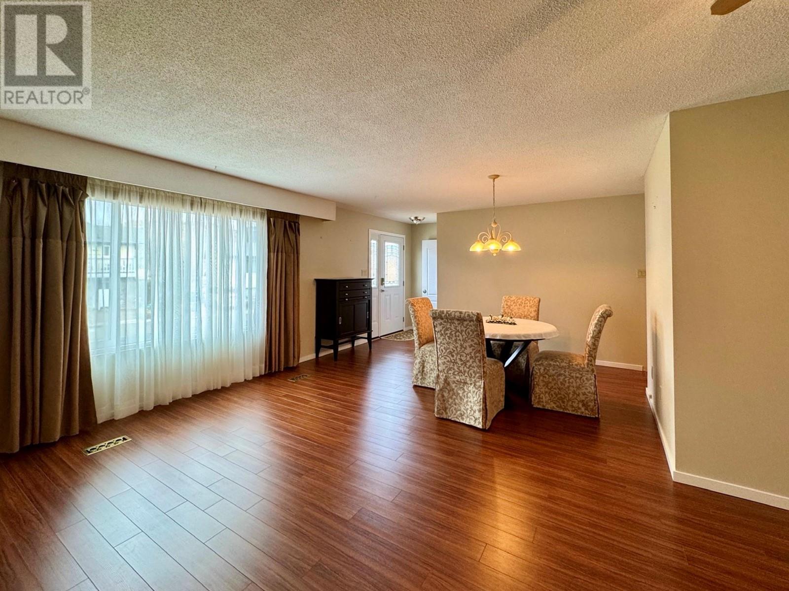 145 Blairmore Crescent, Penticton, British Columbia  V2A 7E2 - Photo 4 - 10337148