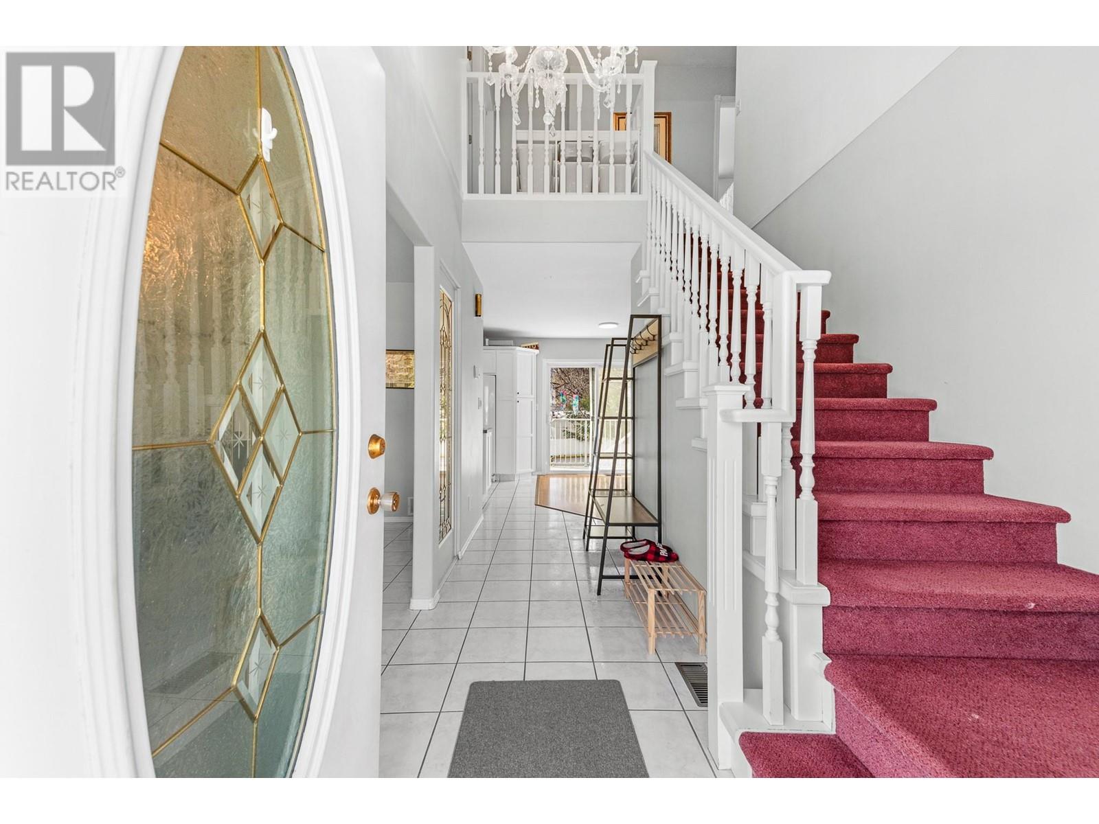 935 Argyle Street, Penticton, British Columbia  V2A 5P1 - Photo 2 - 10336547