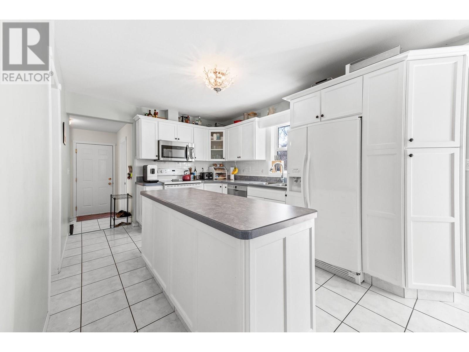 935 Argyle Street, Penticton, British Columbia  V2A 5P1 - Photo 6 - 10336547