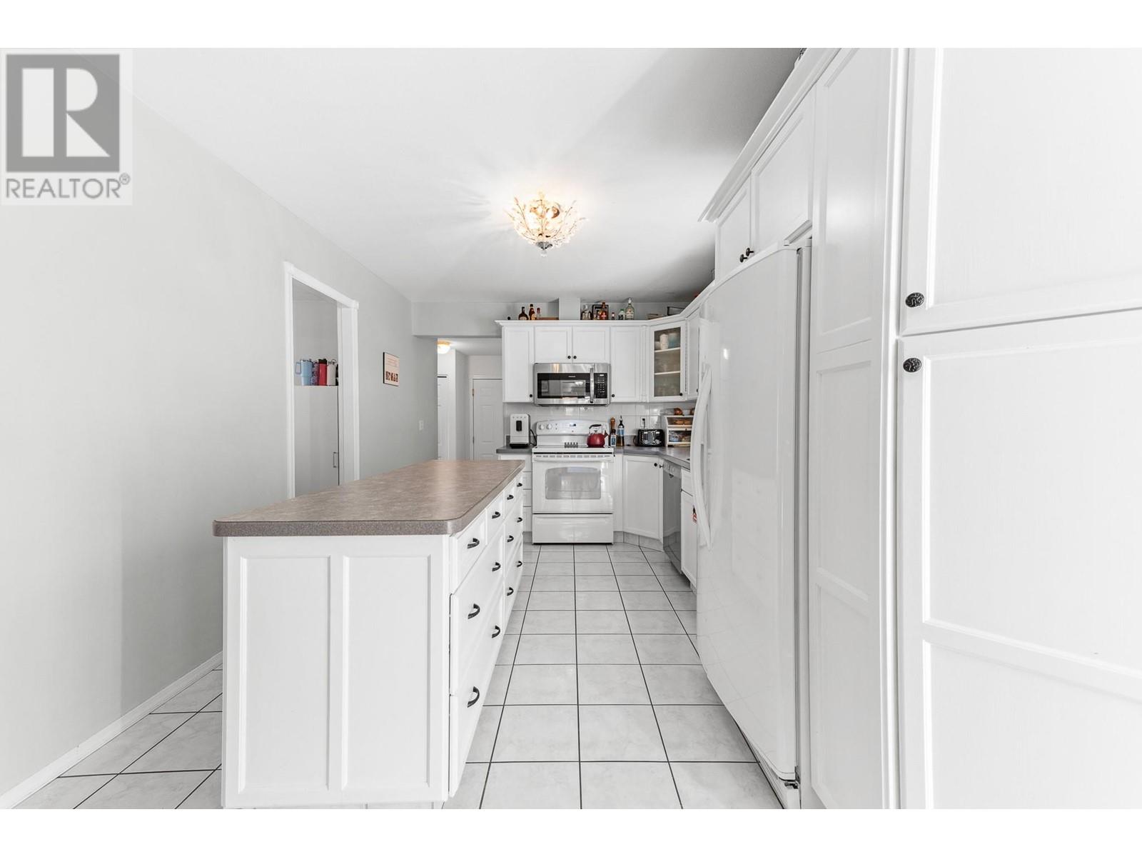 935 Argyle Street, Penticton, British Columbia  V2A 5P1 - Photo 7 - 10336547