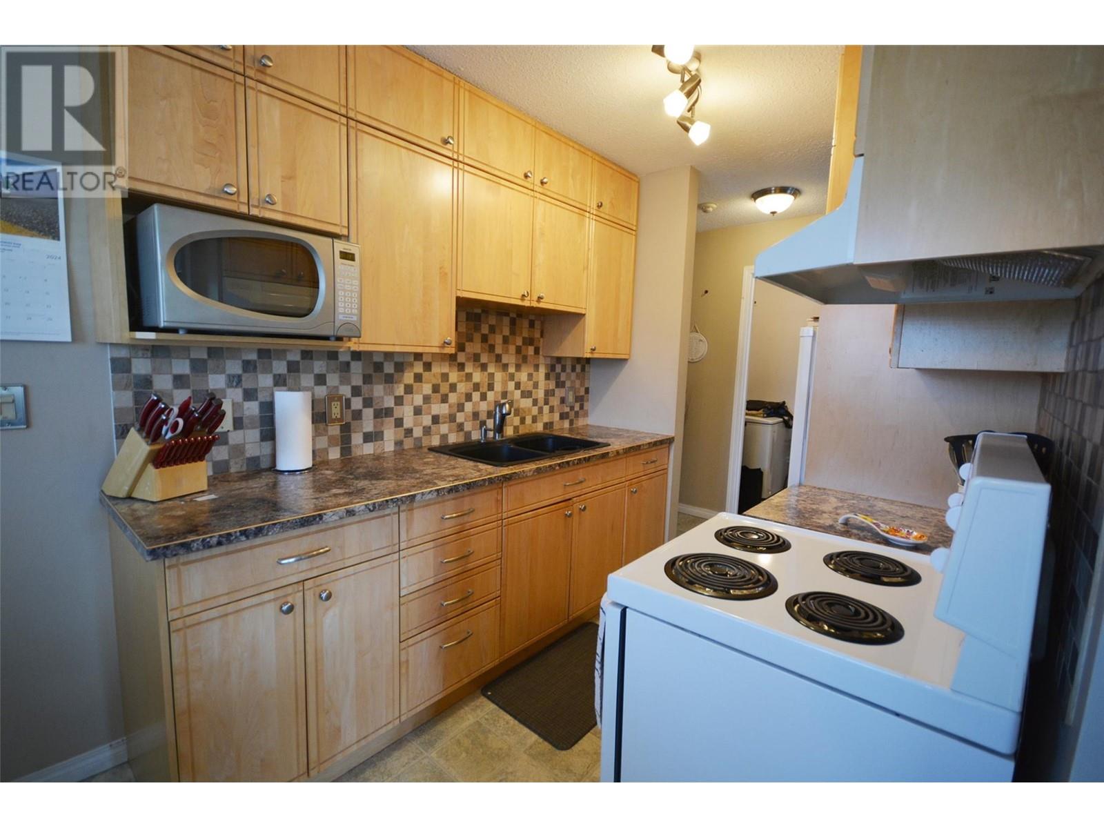 150 Skaha Place Unit# 412, Penticton, British Columbia  V2A 7K1 - Photo 3 - 10337379