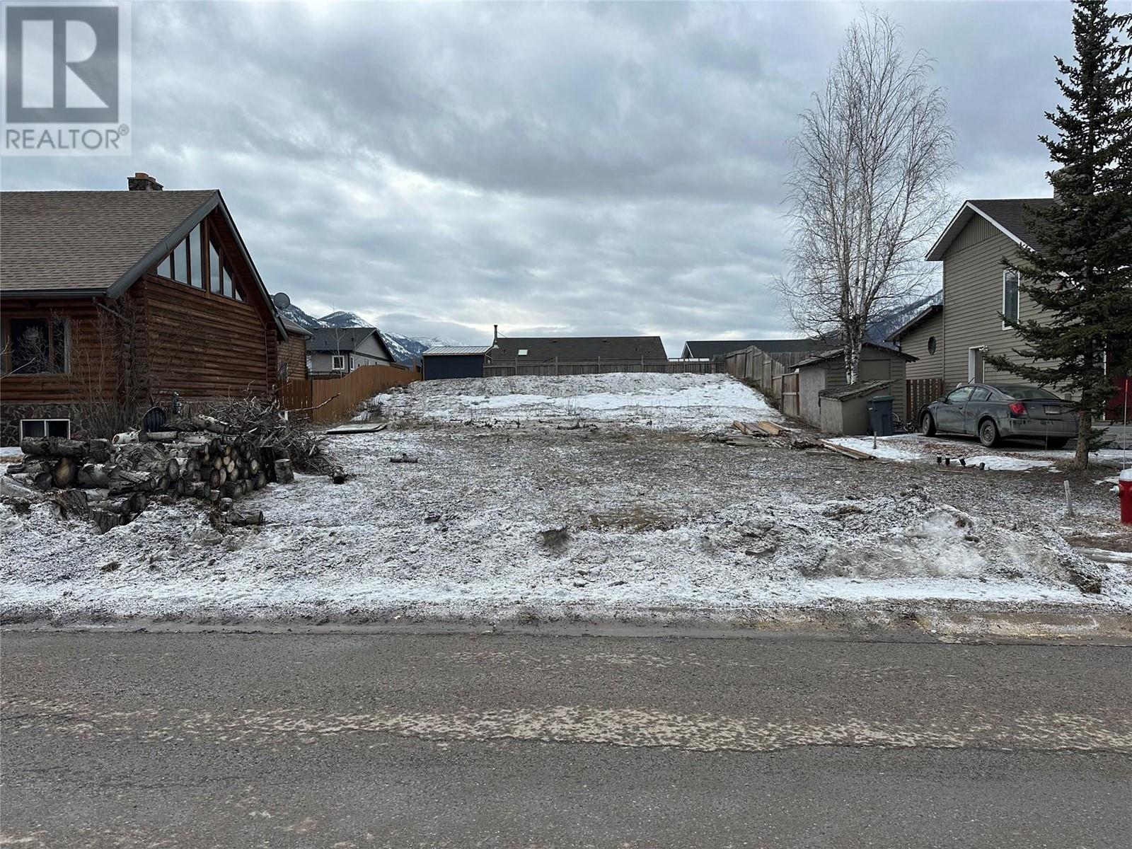 1316 Cypress Drive, Sparwood, British Columbia  V0B 2G2 - Photo 2 - 10337280