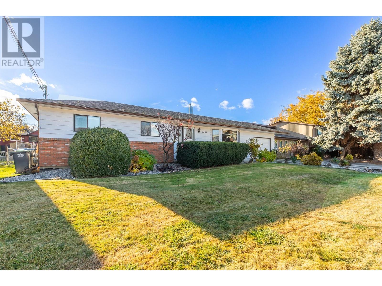 1507 Harding Street, Summerland, British Columbia  V0H 1Z9 - Photo 1 - 10336928