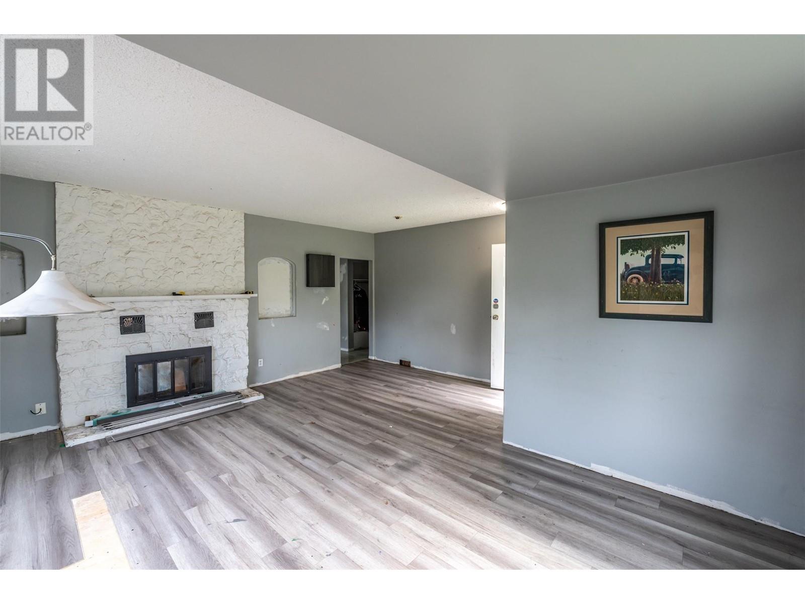 8046 River Road, Oliver, British Columbia  V0H 1T7 - Photo 3 - 10337476