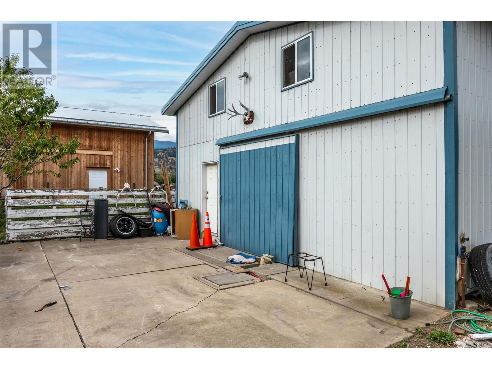 8046 River Road, Oliver, British Columbia  V0H 1T7 - Photo 9 - 10337476