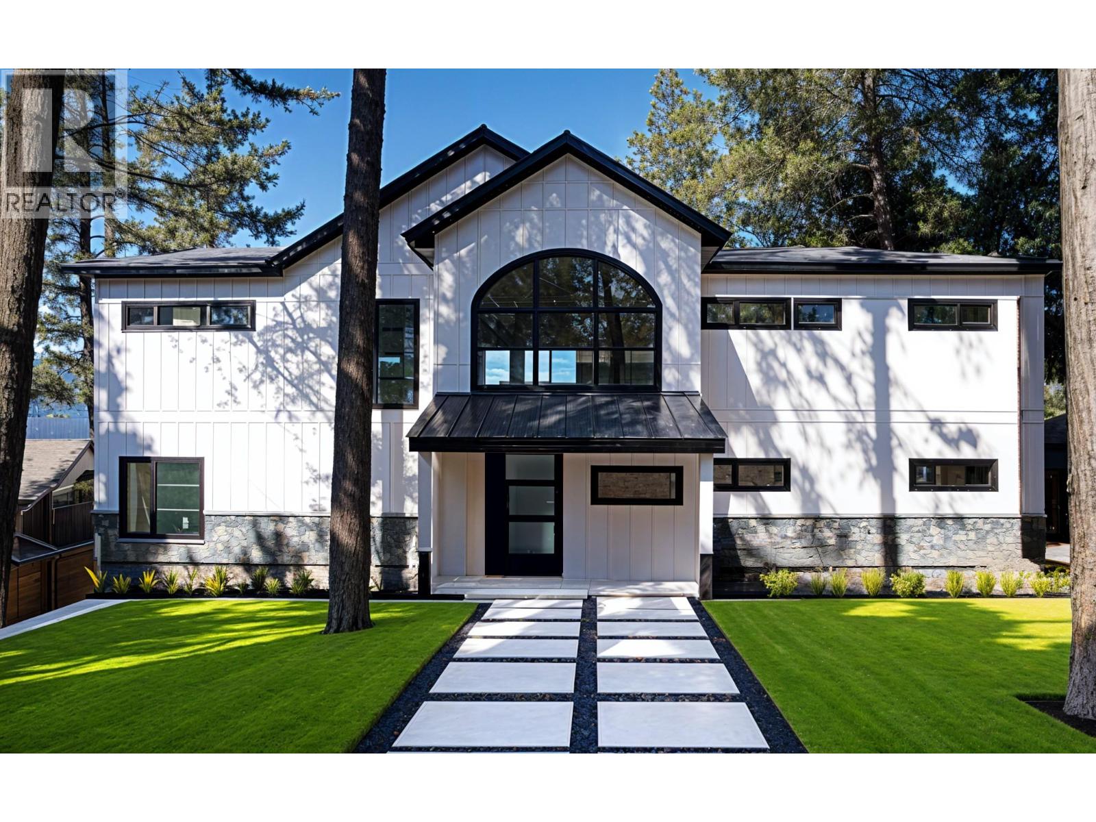 9701 Delcliffe Road, Vernon, British Columbia  V1H 1K9 - Photo 2 - 10336761