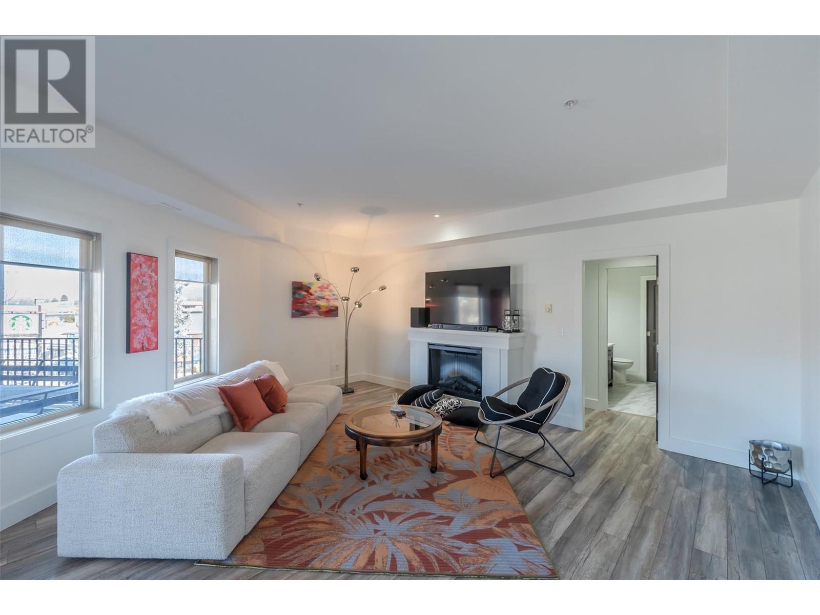 250 Waterford Avenue Unit# 202, Penticton, British Columbia  V2A 3T8 - Photo 2 - 10337015