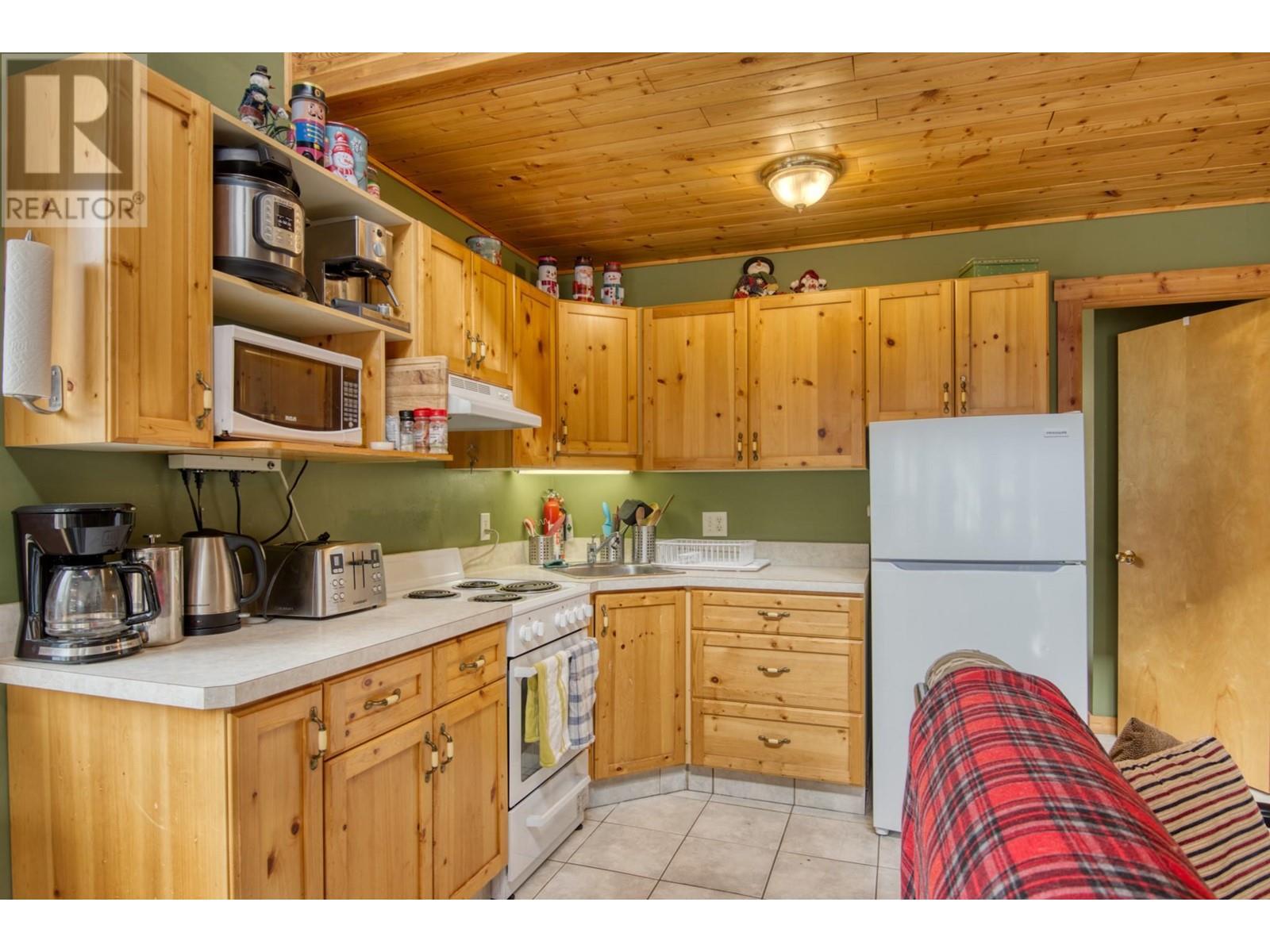 161 Clearview Crescent Unit# 301, Penticton, British Columbia  V2A 0E2 - Photo 9 - 10337760