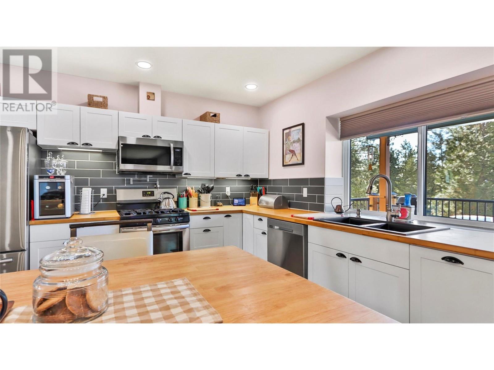 295 Mule Deer Drive, Osoyoos, British Columbia  V0H 1V6 - Photo 9 - 10337730