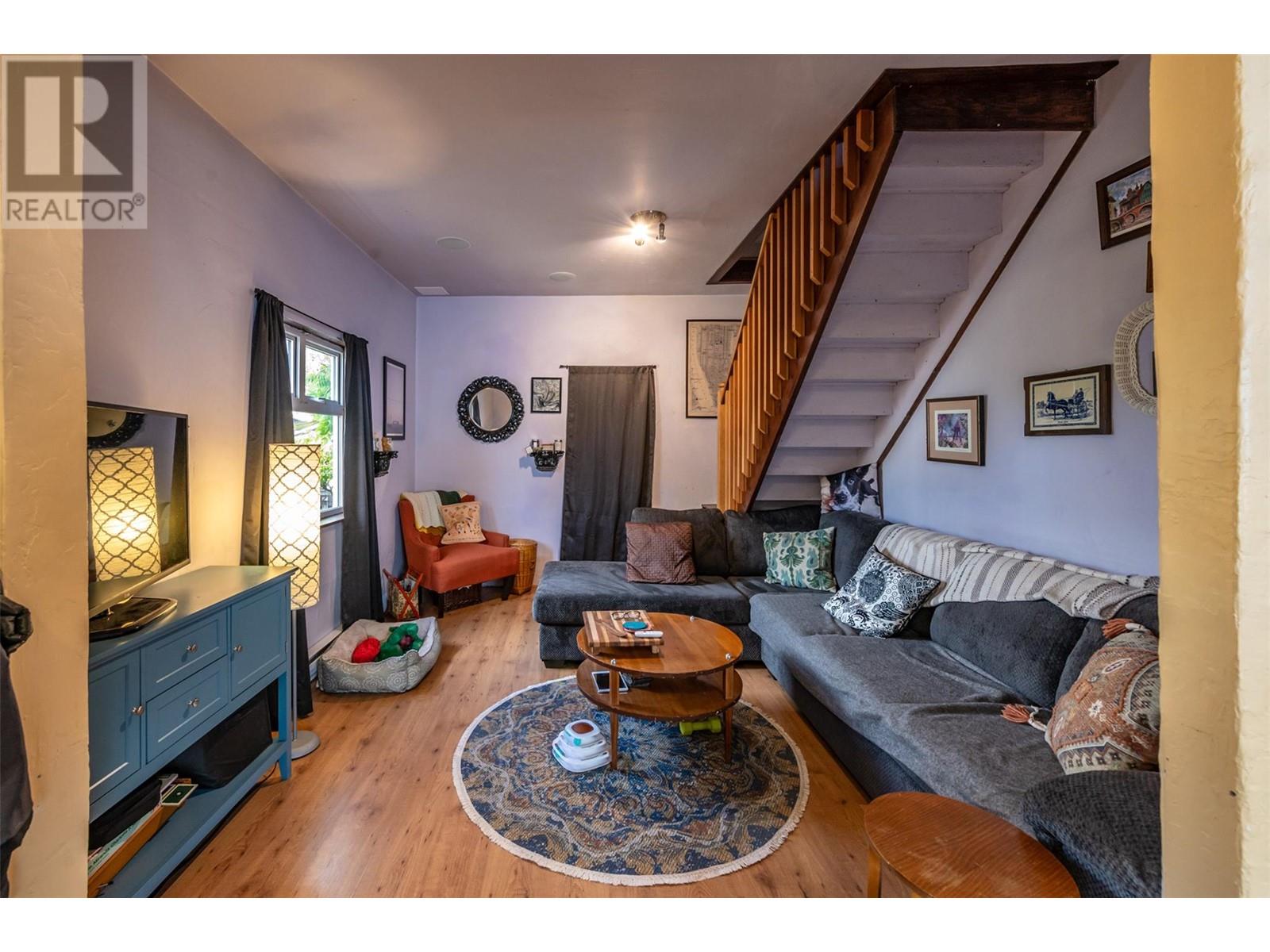 471 Heales Avenue, Penticton, British Columbia  V2A 5C5 - Photo 5 - 10337644