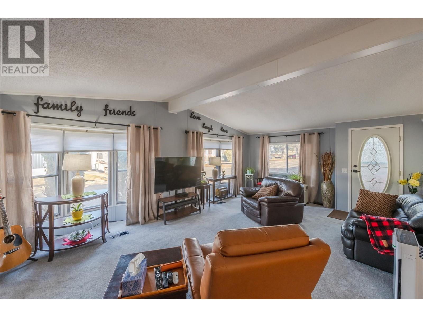 197 Dauphin Avenue Unit# 302, Penticton, British Columbia  V2A 3S3 - Photo 1 - 10337187