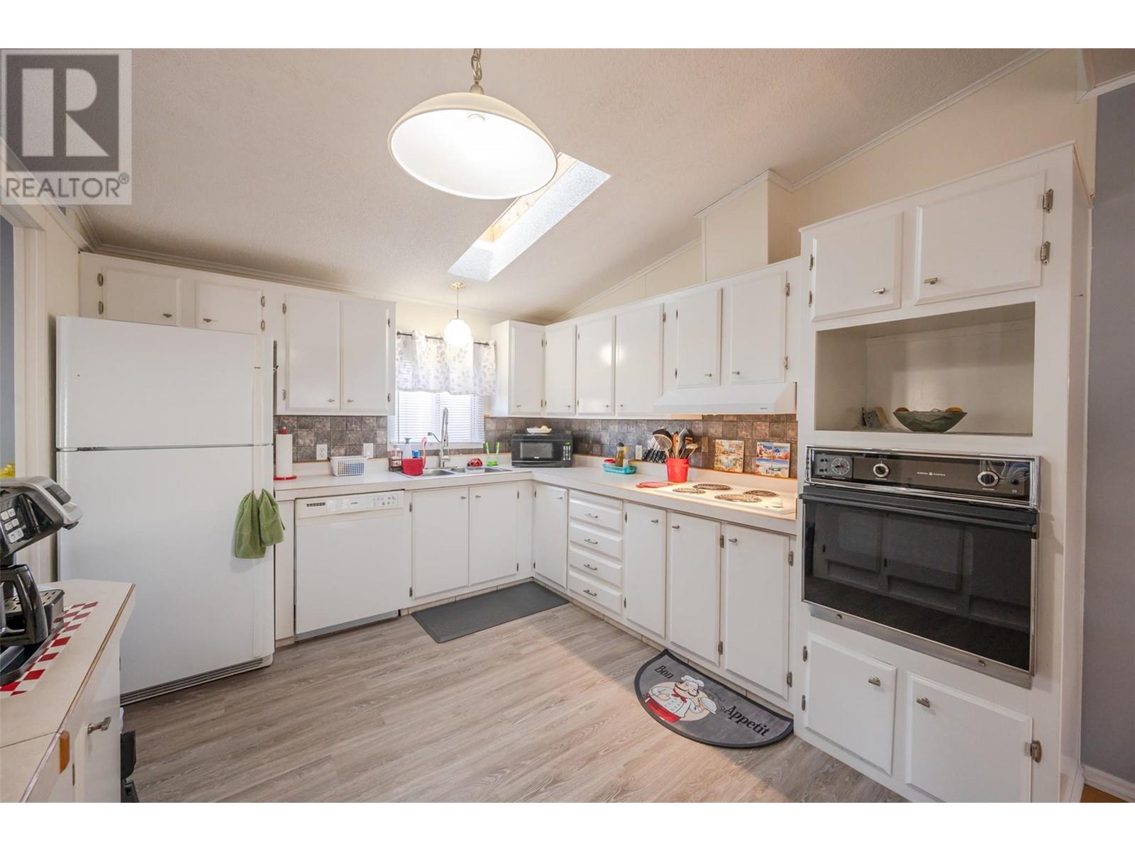 197 Dauphin Avenue Unit# 302, Penticton, British Columbia  V2A 3S3 - Photo 13 - 10337187