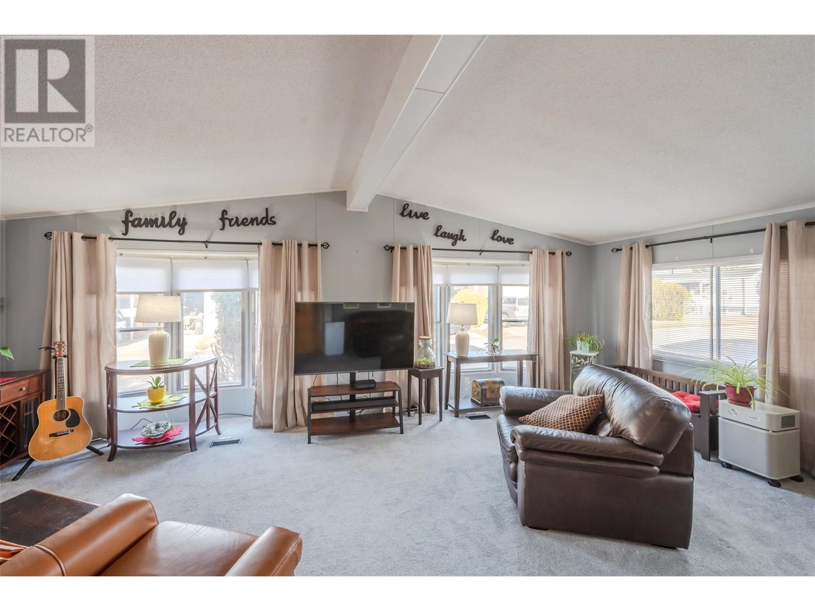 197 Dauphin Avenue Unit# 302, Penticton, British Columbia  V2A 3S3 - Photo 2 - 10337187