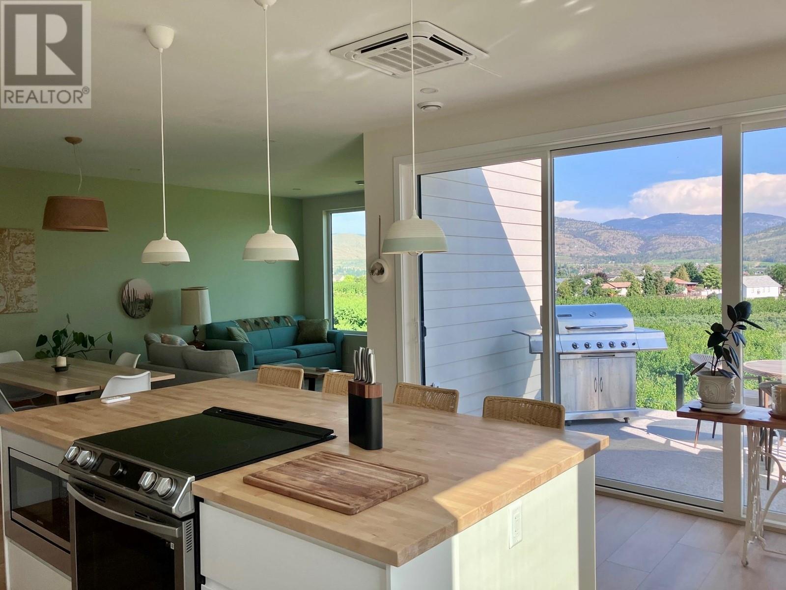 1241 Copper Drive, Oliver, British Columbia  V0H 1T5 - Photo 8 - 10337158
