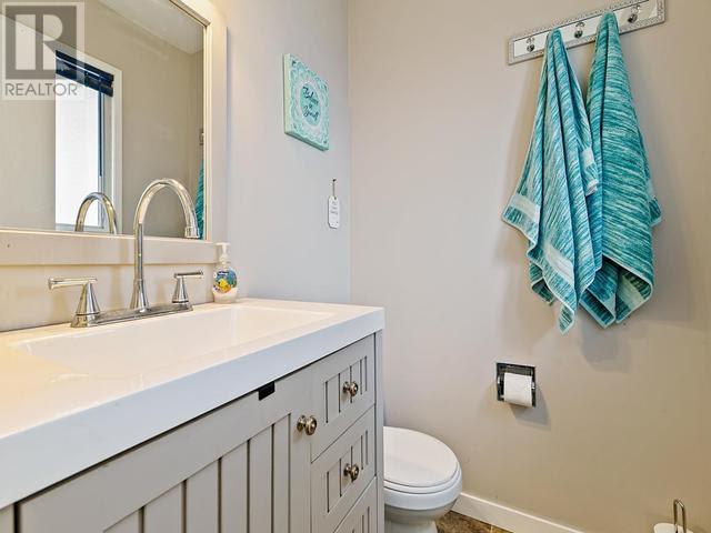 6242 Kootenay Street, Oliver, British Columbia  V0H 1T0 - Photo 12 - 10337135