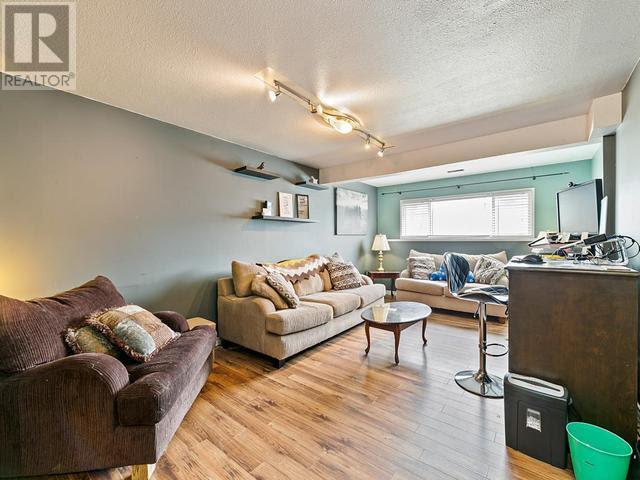 6242 Kootenay Street, Oliver, British Columbia  V0H 1T0 - Photo 18 - 10337135