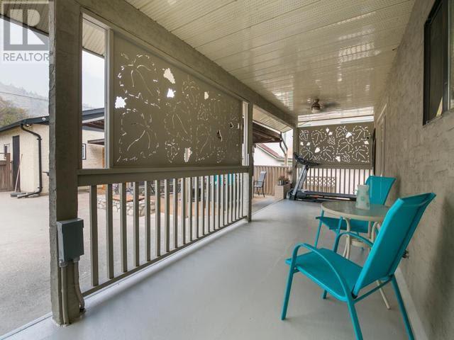 6242 Kootenay Street, Oliver, British Columbia  V0H 1T0 - Photo 4 - 10337135