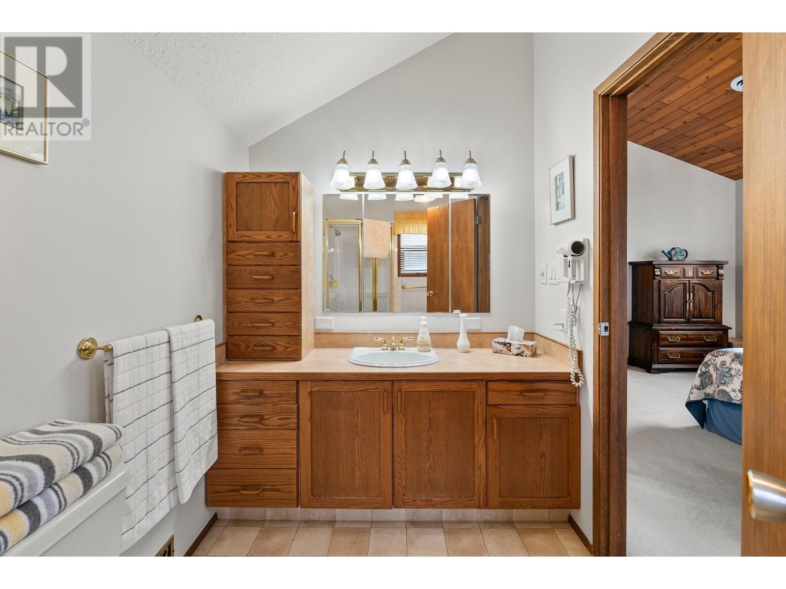 146 Yorkton Avenue, Penticton, British Columbia  V2A 3V2 - Photo 19 - 10337772