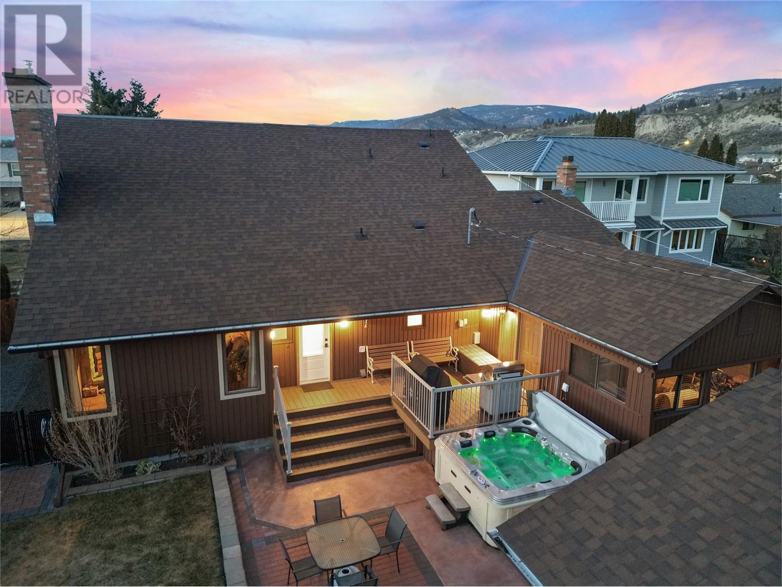 146 Yorkton Avenue, Penticton, British Columbia  V2A 3V2 - Photo 2 - 10337772